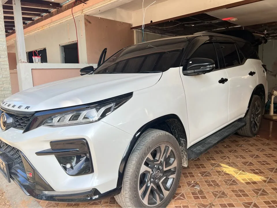 2024 Toyota Fortuner II 2