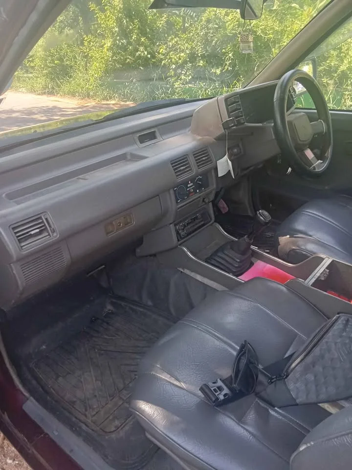 1991 Isuzu TFR III 2