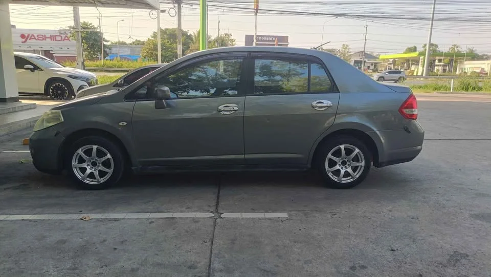 2011 Nissan Tiida I (C11) 3