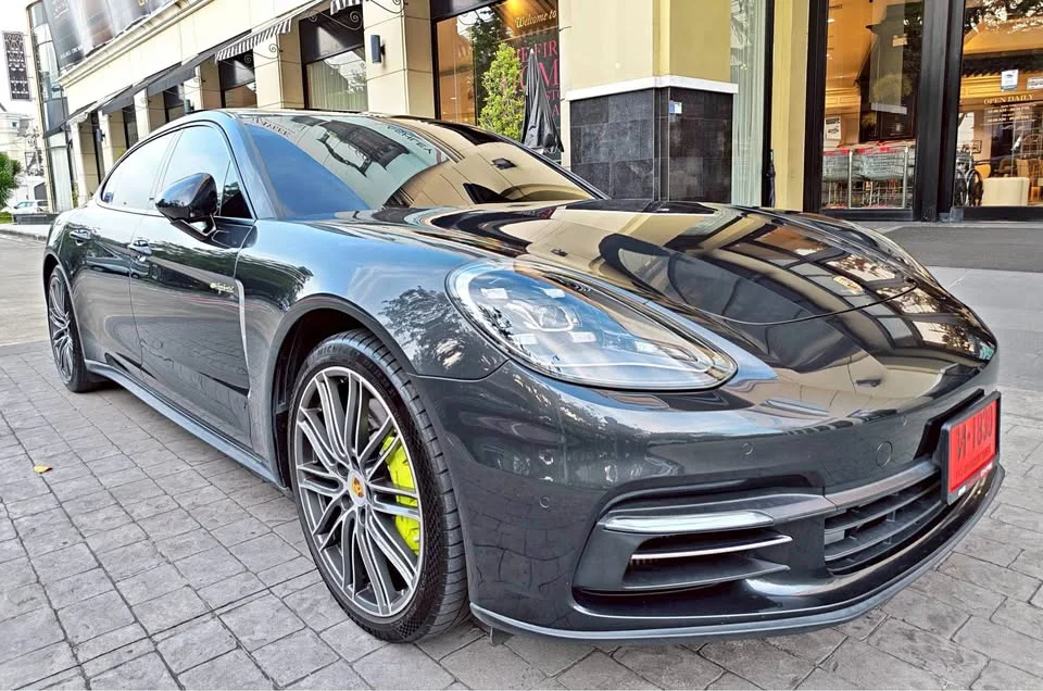2019 Porsche Panamera II 2