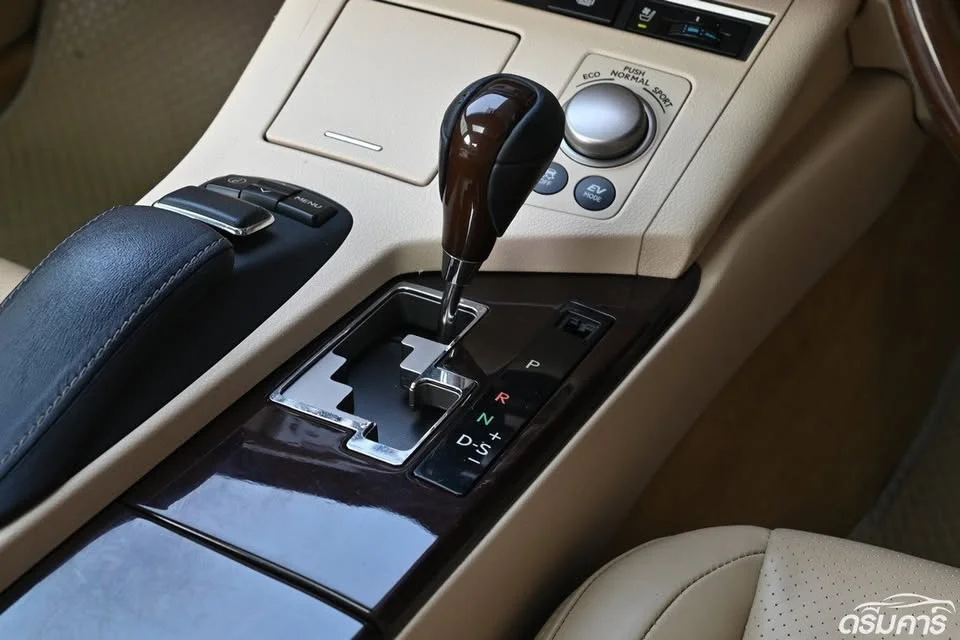 2014 Lexus ES VI 2