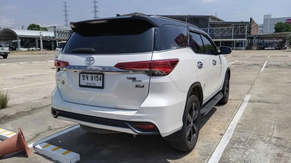 2016 Toyota Fortuner II 2