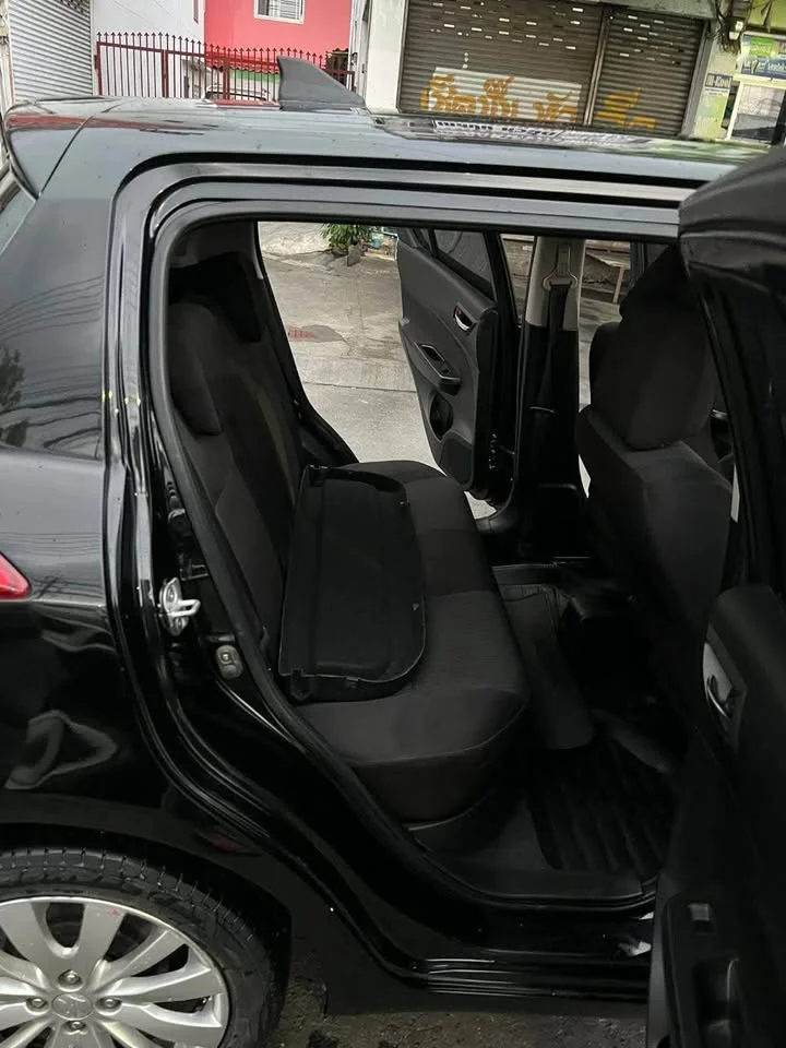 2013 Suzuki Swift II 3