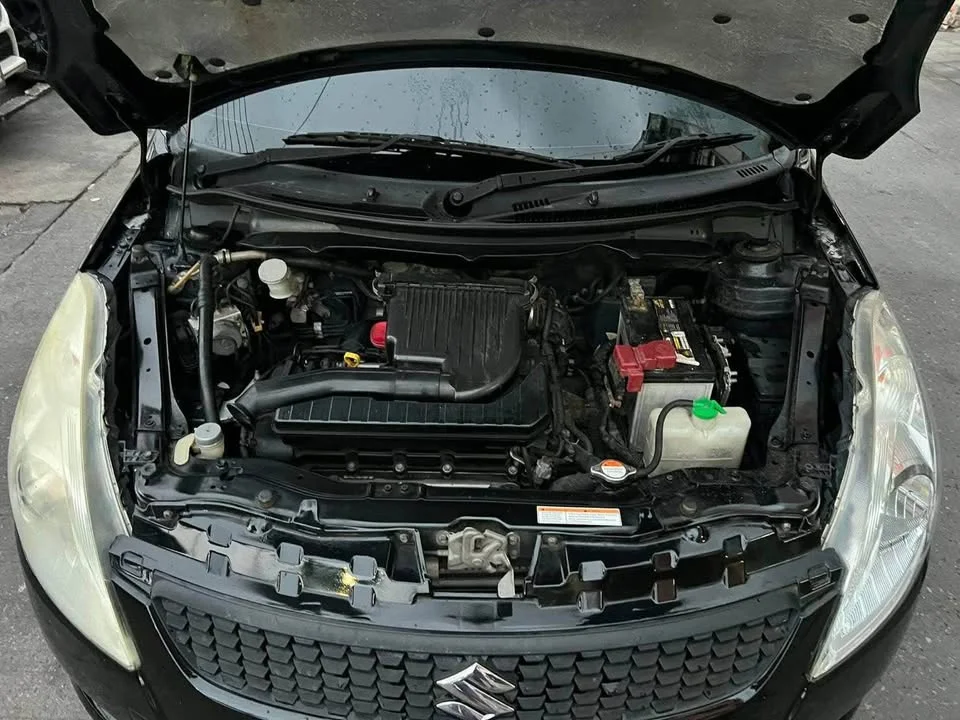 2013 Suzuki Swift II 2