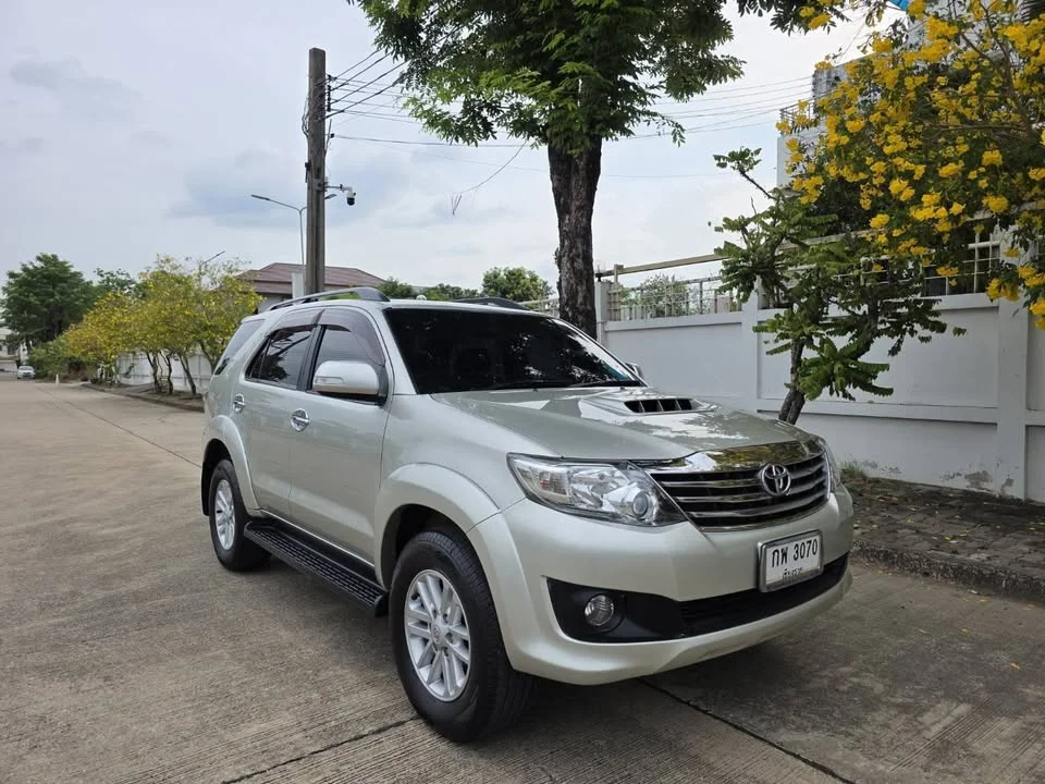 2013 Toyota Fortuner I 3