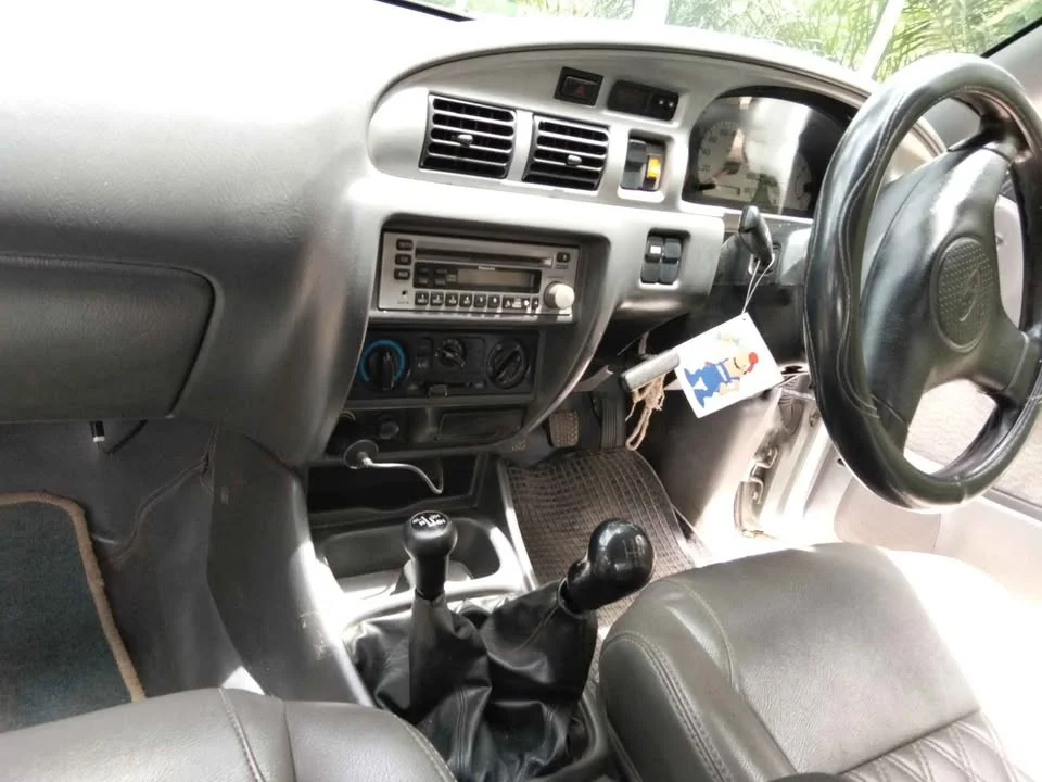 2005 Ford Everest I 2