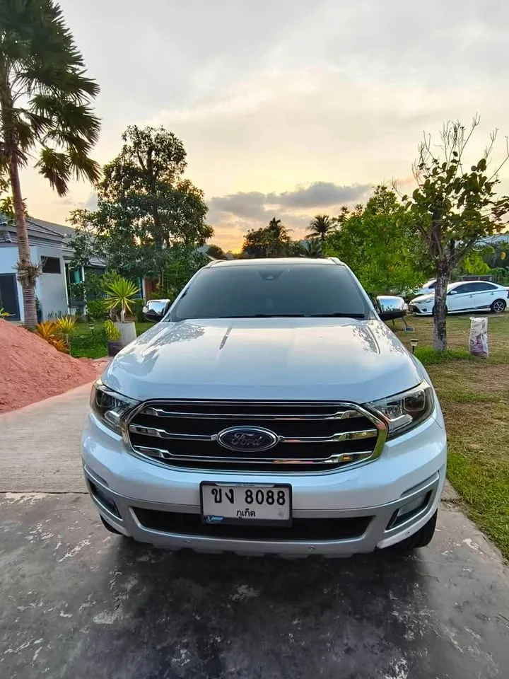 2019 Ford Everest II 2