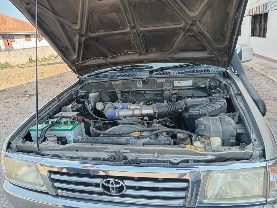 2000 Toyota Hilux Tiger VI 2