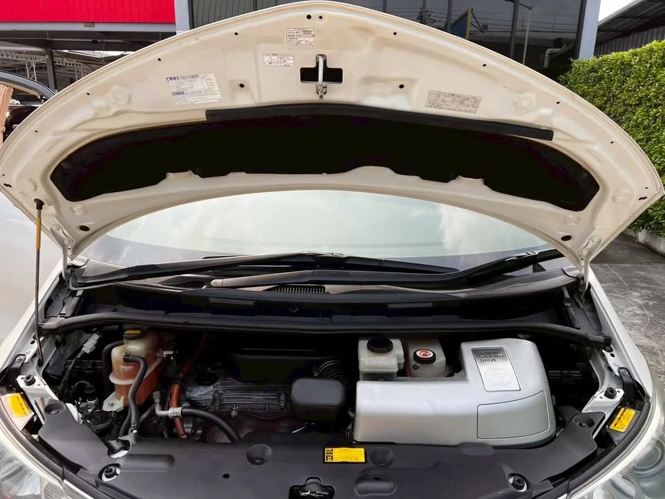 2008 Toyota Estima III 2