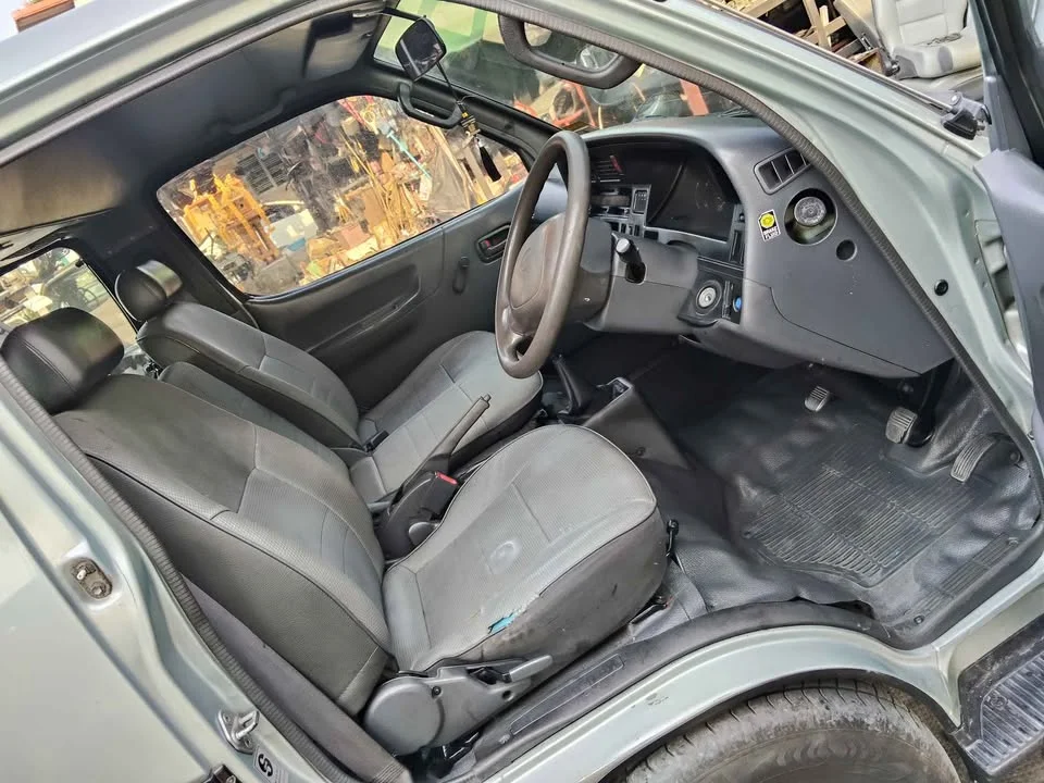 2002 Toyota Commuter IV (H100) 3