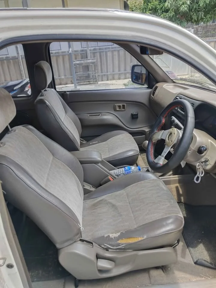 2003 Toyota Hilux Tiger VI 3