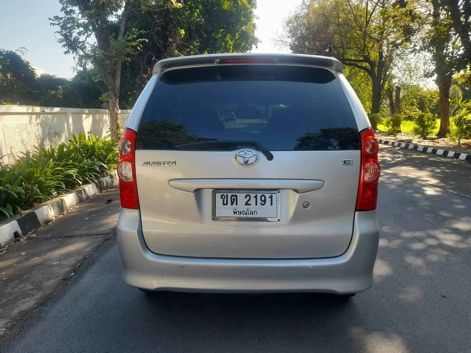 2010 Toyota Avanza I 2