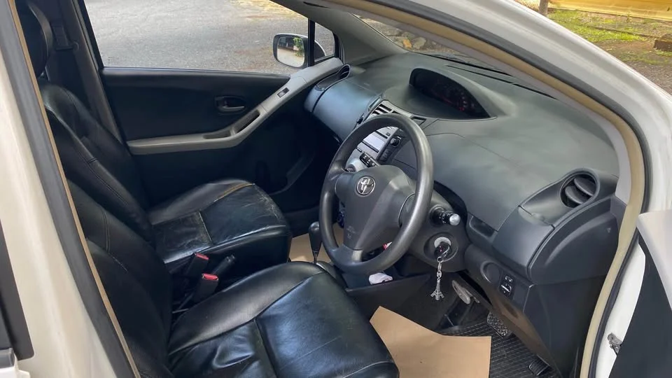 2009 Toyota Yaris II 2