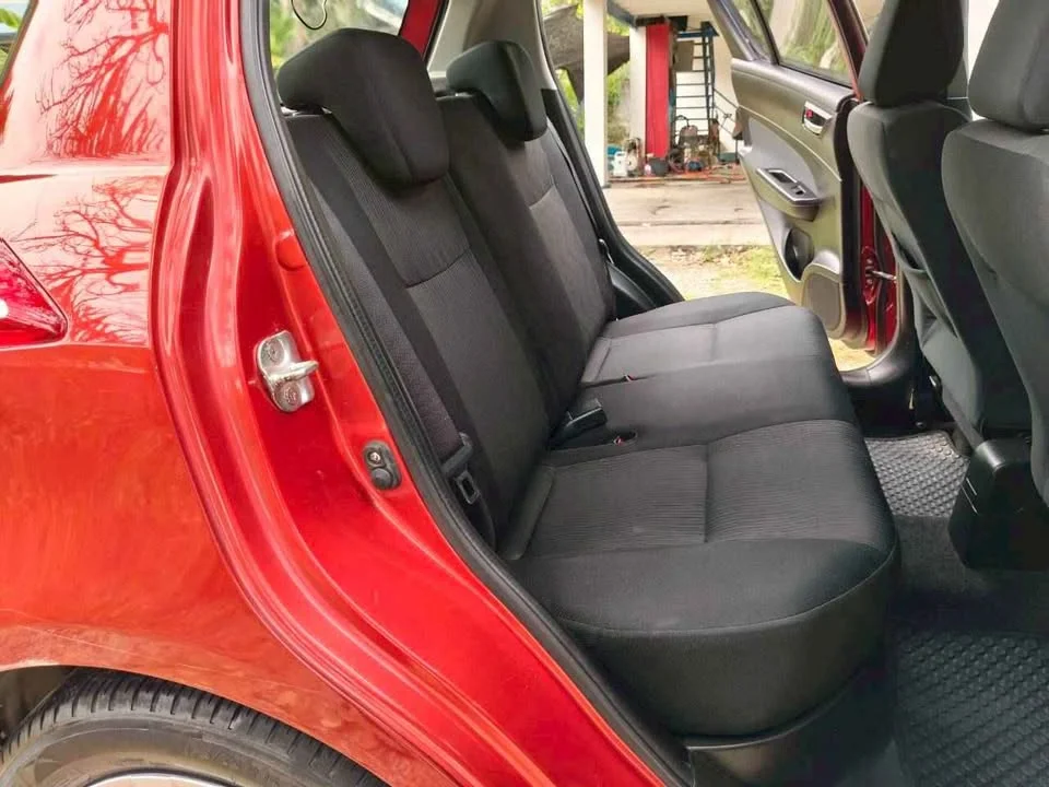 2013 Suzuki Swift II 3
