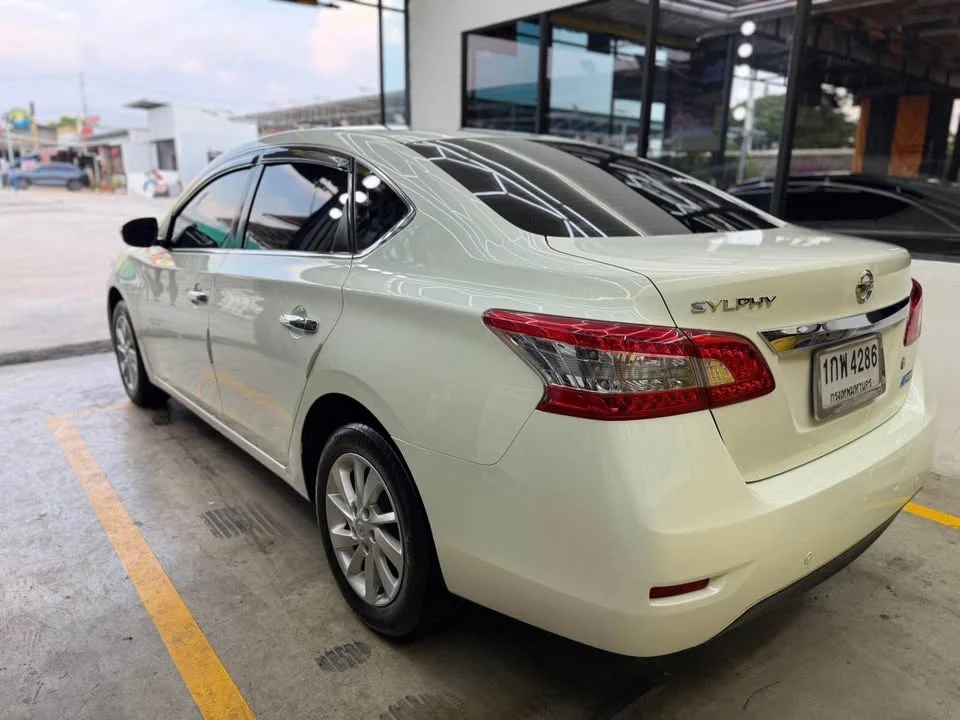 2012 Nissan Sylphy III (B17) 3