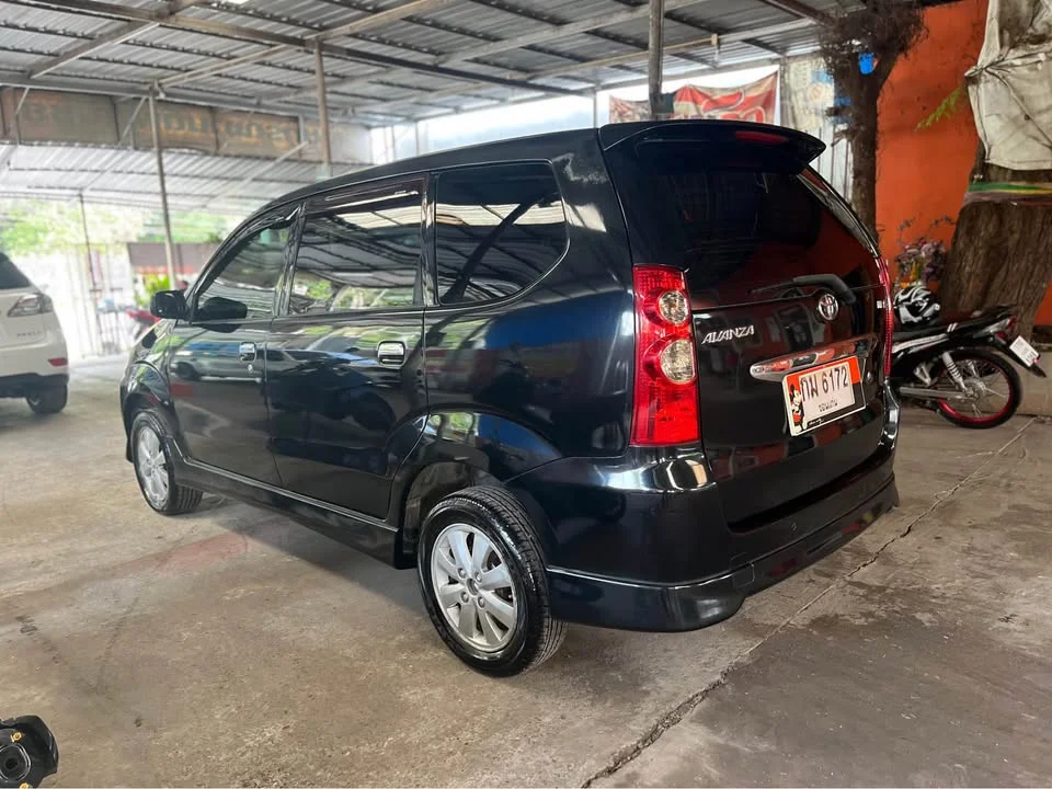 2010 Toyota Avanza I 3