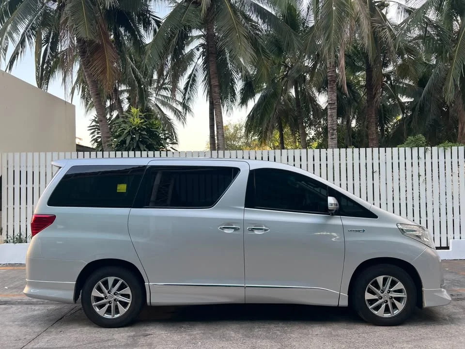 2013 Toyota Alphard, Vellfire II (AH20) 3