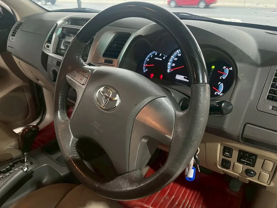 2013 Toyota Fortuner I 3