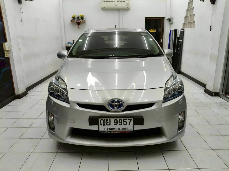 2011 Toyota Prius III 2