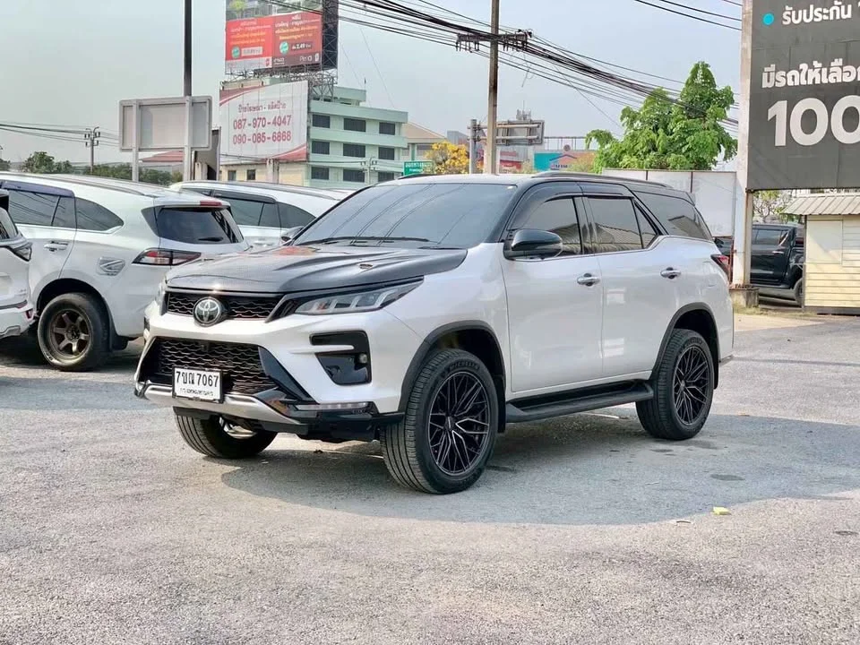 2022 Toyota Fortuner II 3