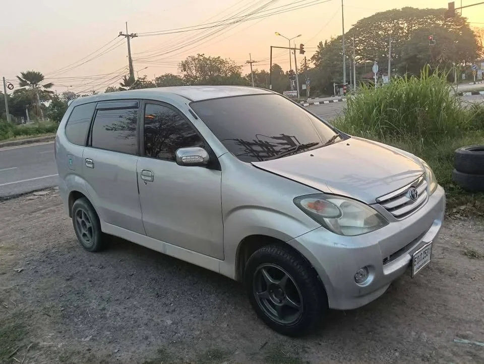 2004 Toyota Avanza I 3