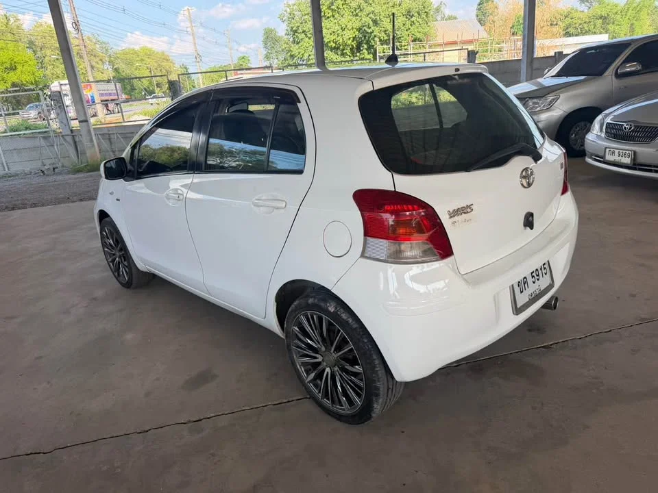 2009 Toyota Yaris II 2