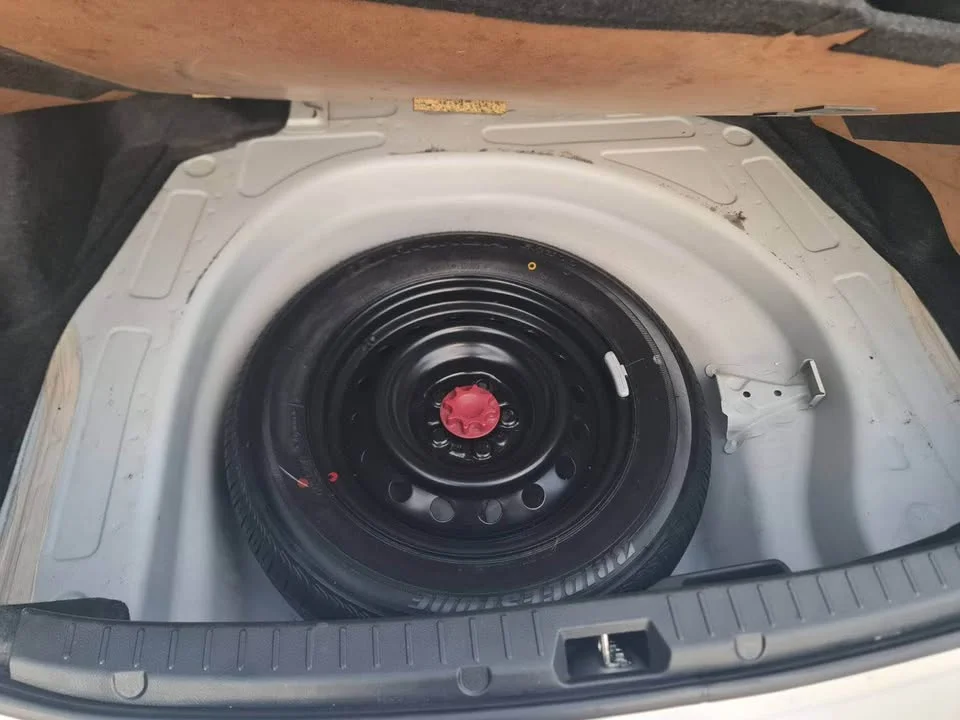 2010 Toyota Corolla Altis X (E140) 3