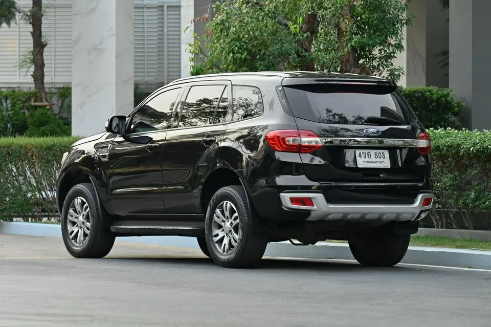 2016 Ford Everest II 2