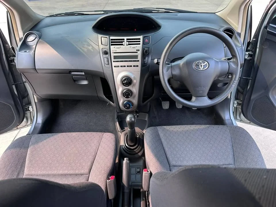 2009 Toyota Yaris II 2