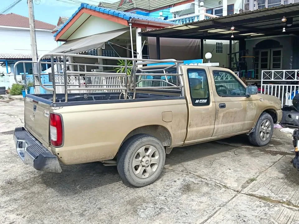 2005 Nissan Frontier I 2