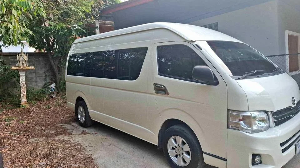 2012 Toyota Commuter V (H200) 2