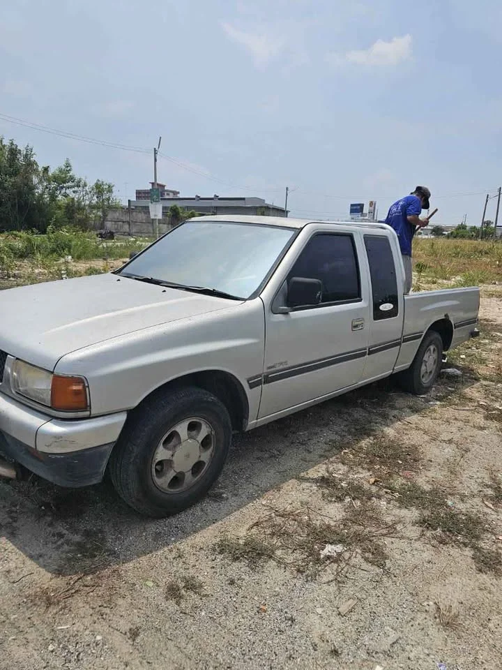 1994 Isuzu TFR III 2