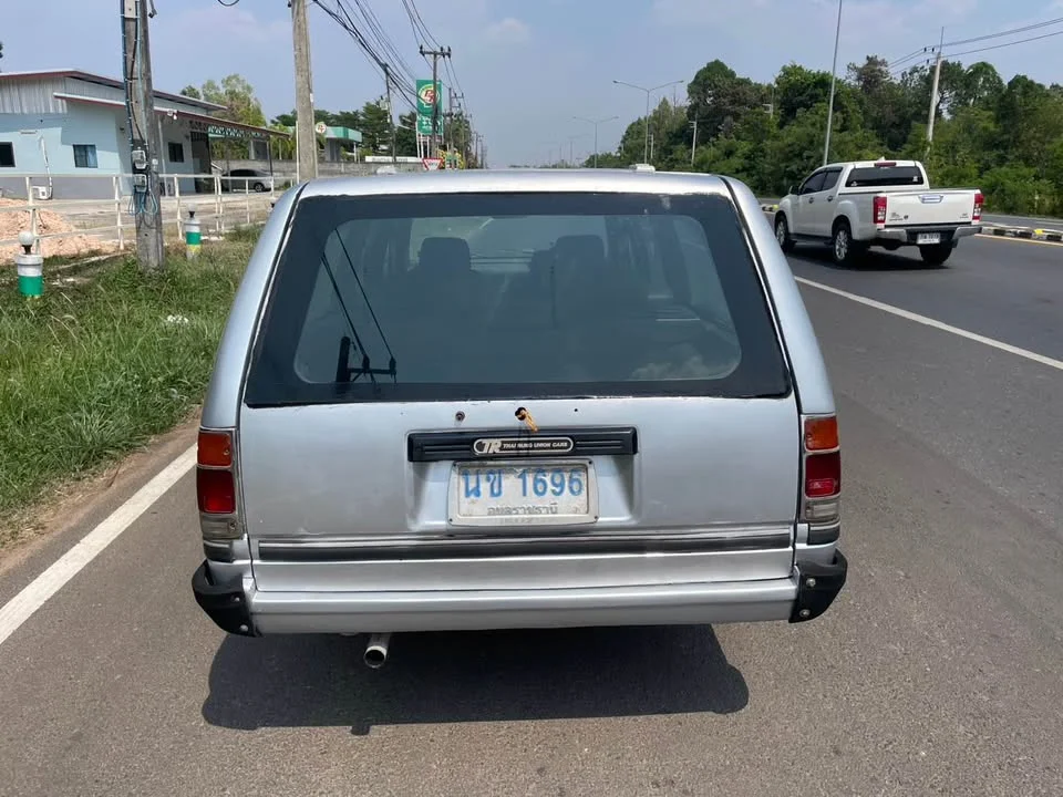 1992 Isuzu TFR III 3