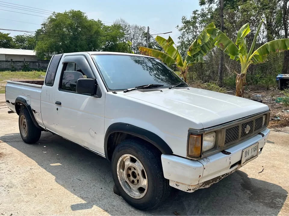 1990 Nissan Big M D21 2