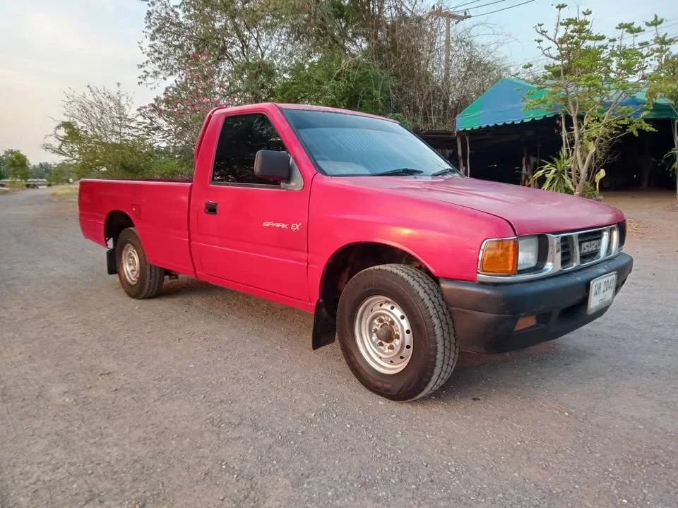 Isuzu TFR III 3