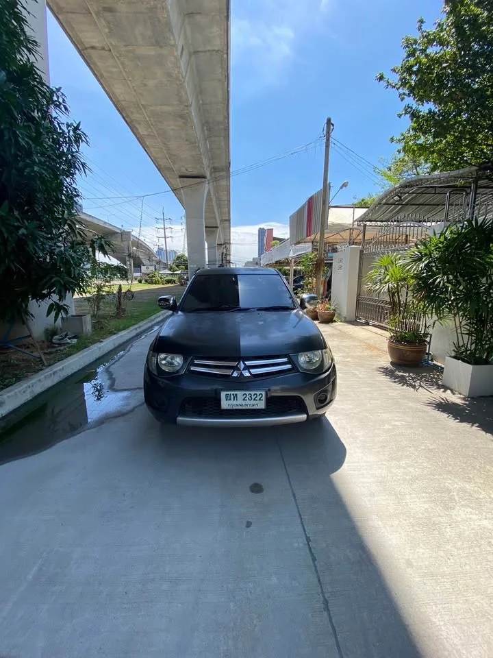 2011 Mitsubishi Triton IV 2