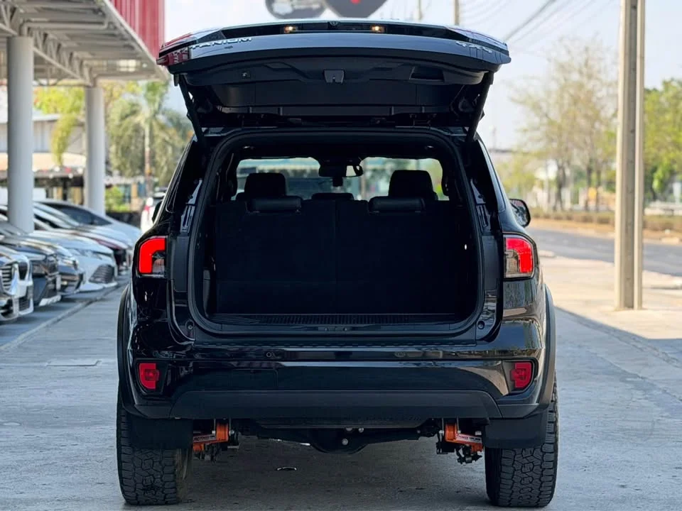 2022 Ford Everest III 2