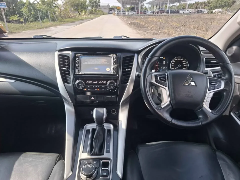 2017 Mitsubishi Pajero Sport III 2