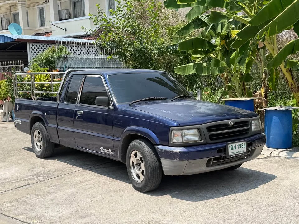 2000 Mazda B2500 IV 2