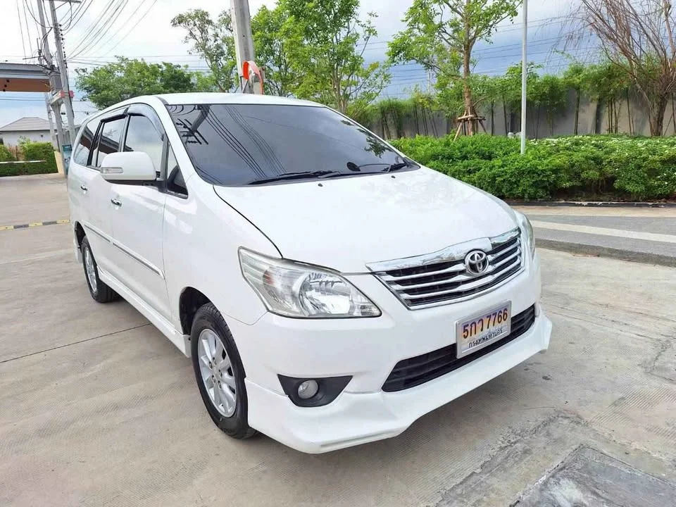 2013 Toyota Innova I 3