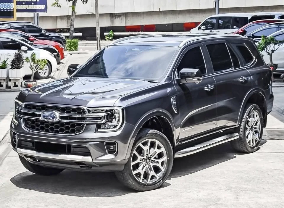 2023 Ford Everest III 2
