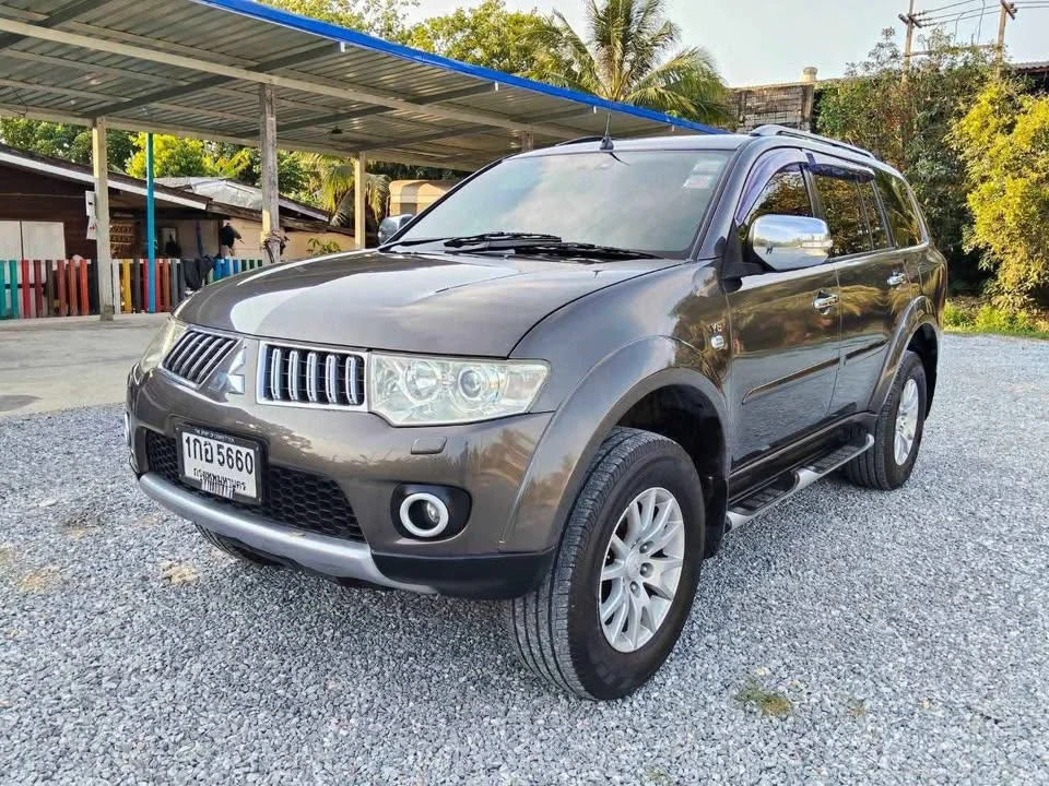 2012 Mitsubishi Pajero Sport II 2