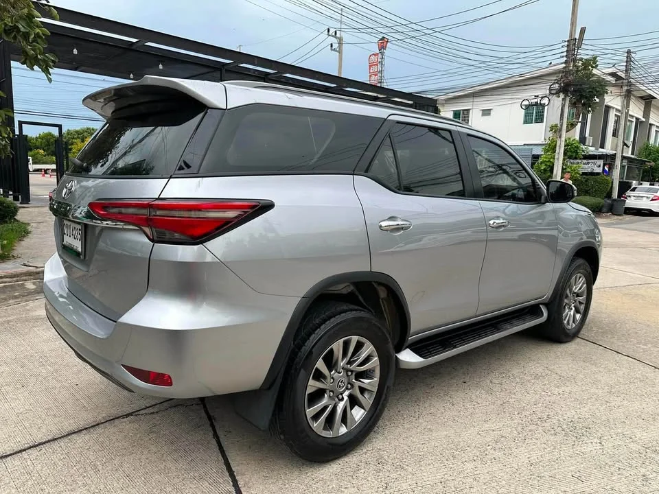 2022 Toyota Fortuner II 2