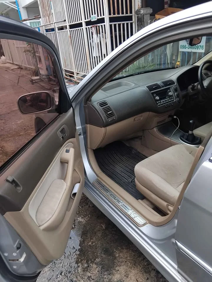2003 Honda Civic VII 2