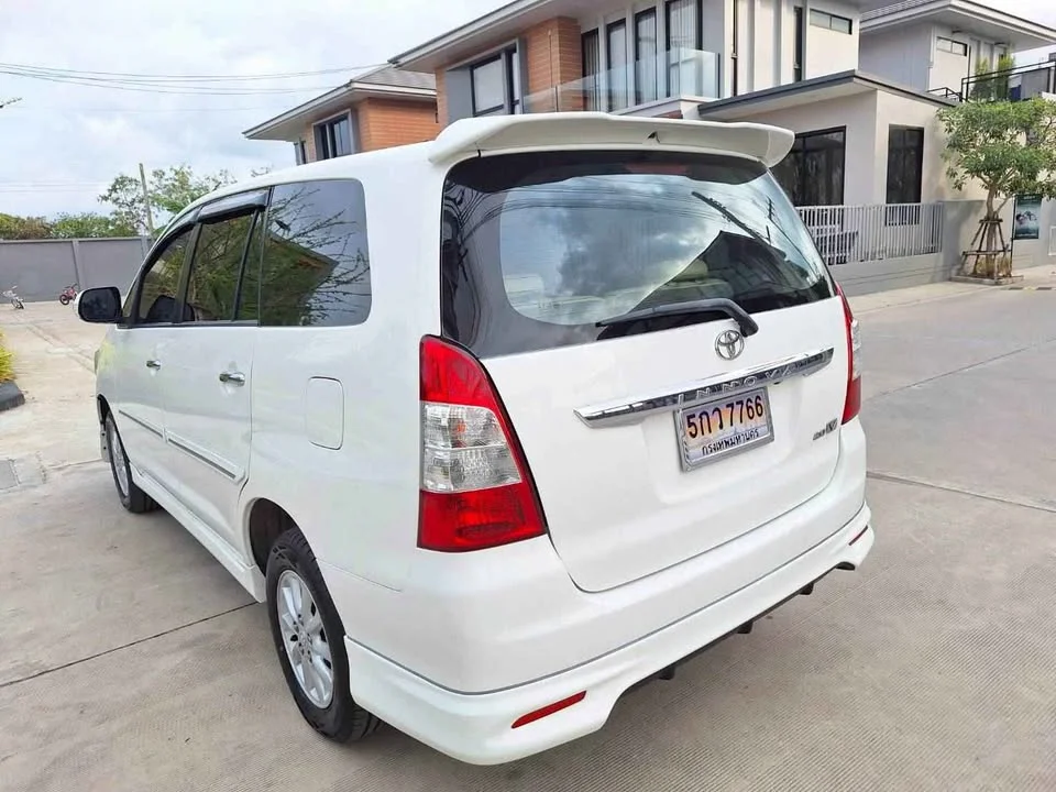 2013 Toyota Innova I 3