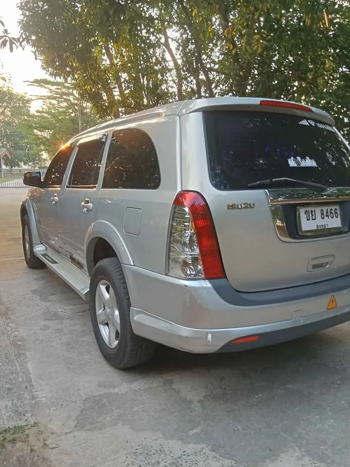 2007 Isuzu MU-7 3
