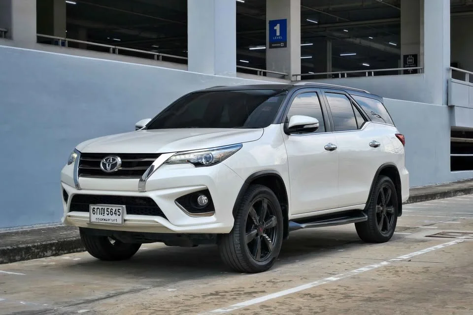 2017 Toyota Fortuner II 3