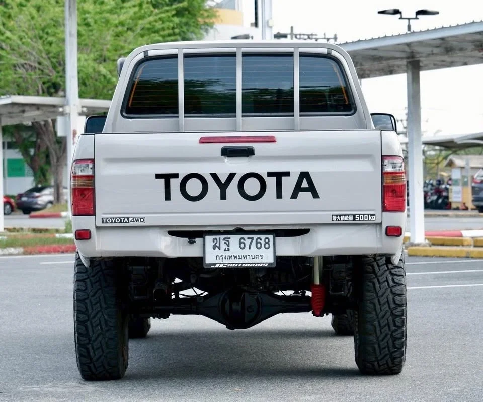2003 Toyota Hilux Tiger VI 3