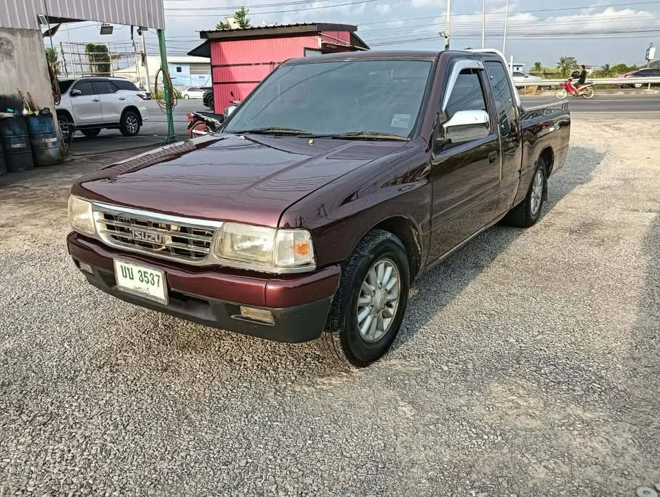 1995 Isuzu TFR III 2