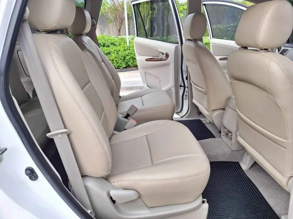 2013 Toyota Innova I 3
